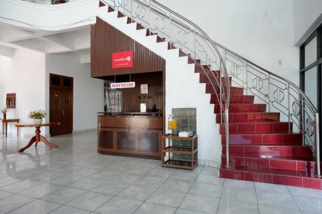 RedDoorz @ Hotel Horas Palopo - Photo4