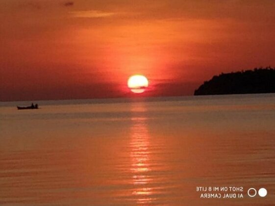 Sunset Beach Sulawesi - Photo4