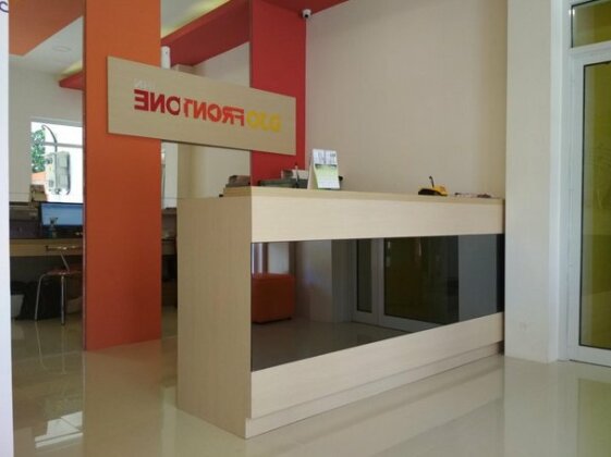 Djo Front One Inn Bengkulu - Photo2