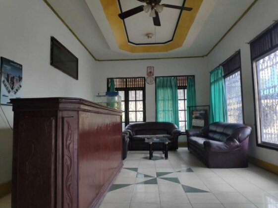 OYO 3068 Losmen Ramille - Photo2