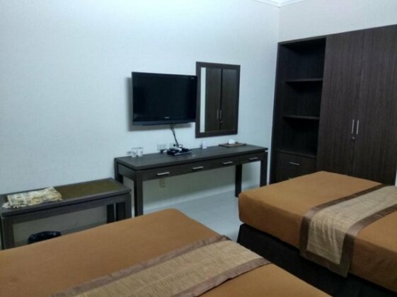 Puri Ratna Joewita - Photo3