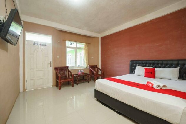 RedDoorz Syariah Hotel Enasti Berastagi - Photo3