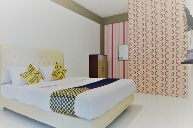 SPOT ON 1772 Hotel Penginapan Cemara Syariah - Photo2