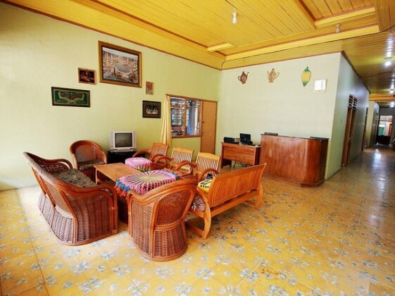 SPOT ON 2825 Hotel Mutiara - Photo2