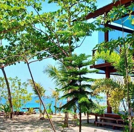 Castaway Surf Retreat 1 - Photo3