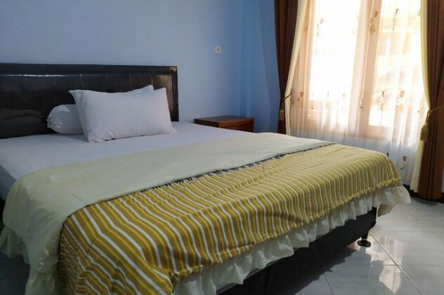 OYO 2423 Hotel Tubalong Taliwang Syariah - Photo2