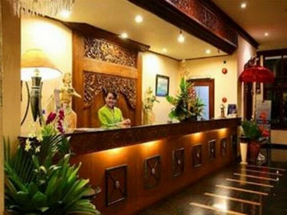 Hotel Equator Surabaya - Photo3