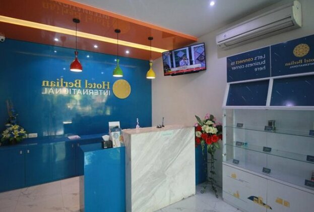 Oriza Hotel Perak Surabaya - Photo2