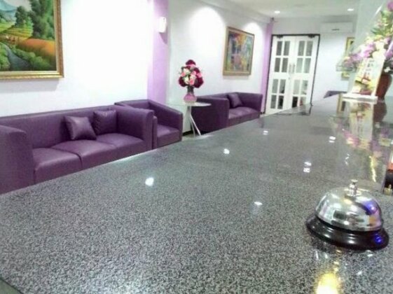 Oriza Hotel Surabaya - Photo2