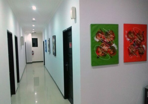 Oriza Hotel Surabaya - Photo3