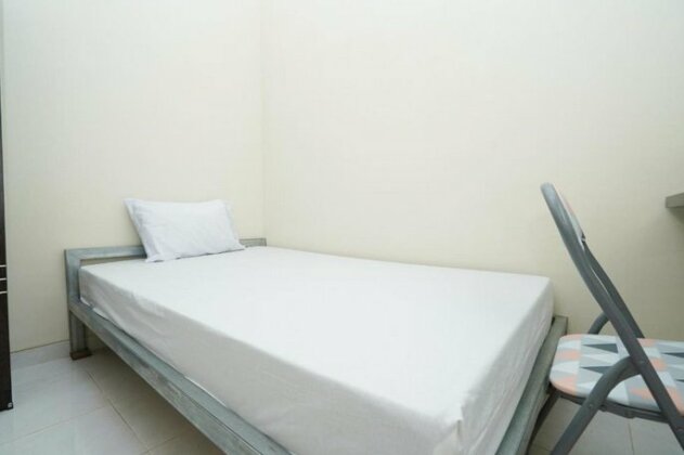 OYO Life 2460 Kost Simorejo Timur - Photo4