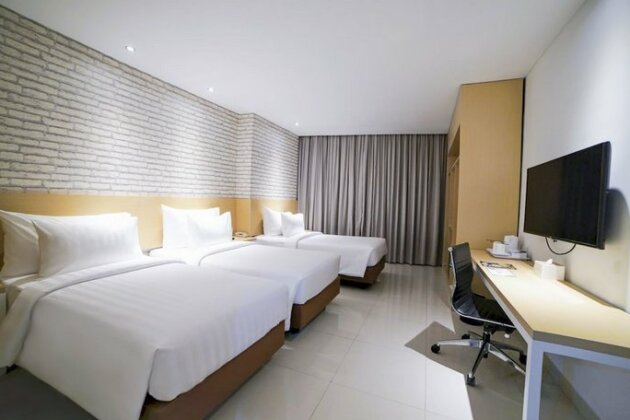 PALM PARK Hotel Surabaya - Photo5