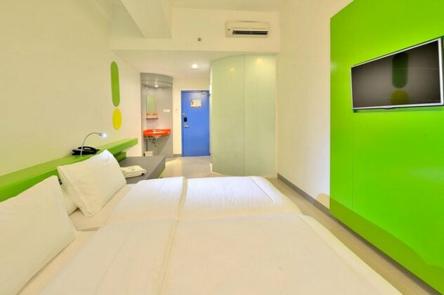 POP Hotel Stasiun Kota - Photo5