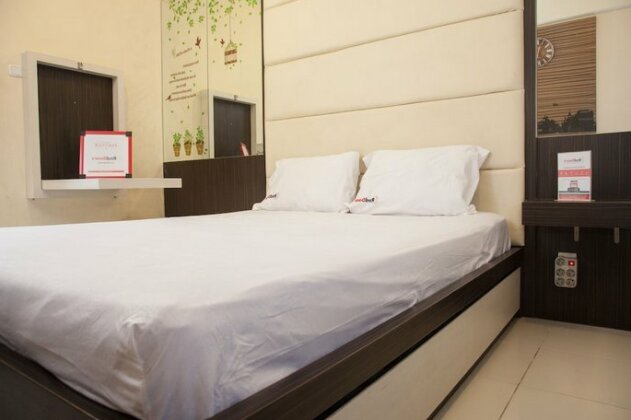 RedDoorz Apartment @ Manyar Street - Photo2