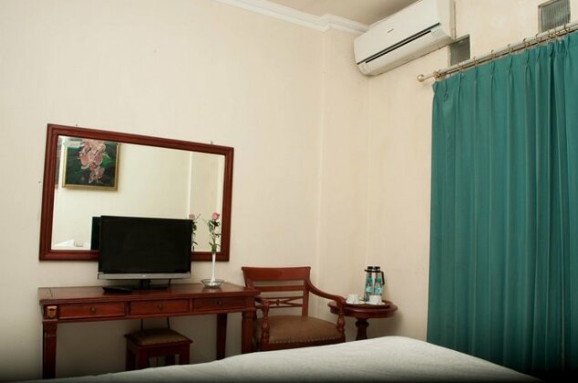 RedDoorz Pucang Anom - Photo5