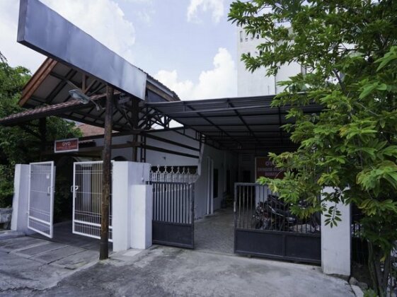 SPOT ON 2479 Berkah Residence - Photo2