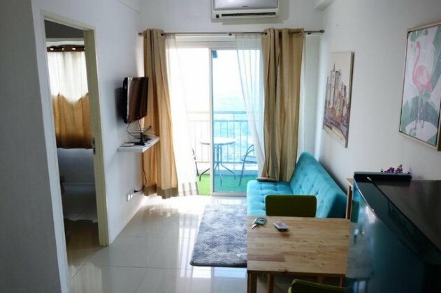 Superior 2 Bedroom Apartment On top of Pakuwon Mall - Photo2