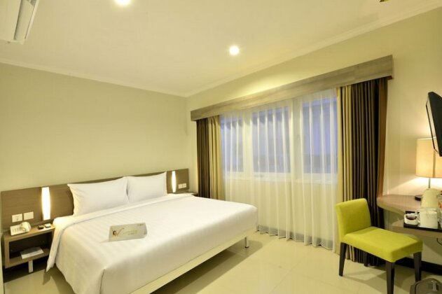 Whiz Prime Hotel Darmo Harapan Surabaya - Photo4
