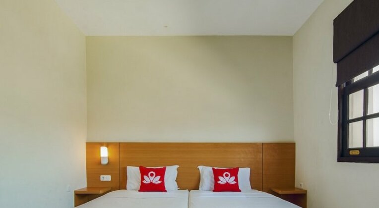 ZEN Rooms Family Guest House Kupang Baru - Photo2