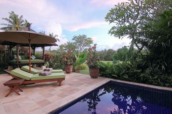 3 Br Villa Near Golf Course In Tabanan - Photo4