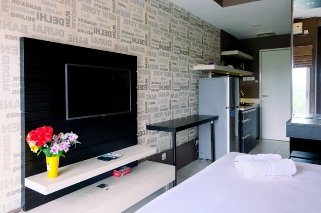 Comfy Studio Apartment @ Skylounge Tamansari By Travelio - Photo4