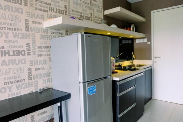 Comfy Studio Apartment @ Skylounge Tamansari By Travelio - Photo5