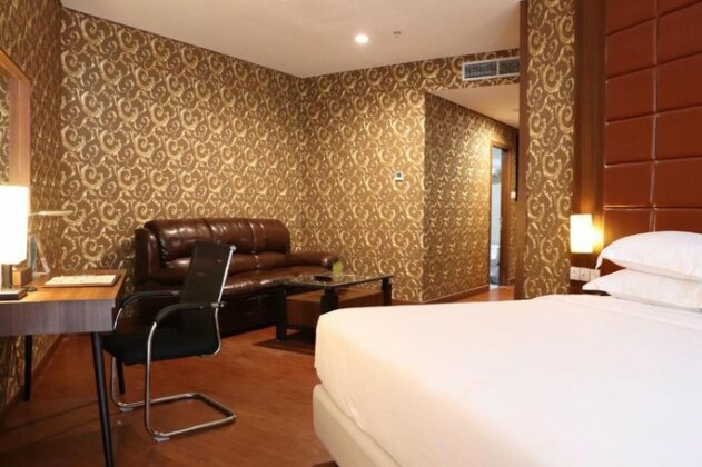 Pakons Prime Hotel - Photo2