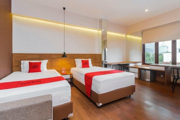 RedDoorz Plus @ CBD Bintaro - Photo4