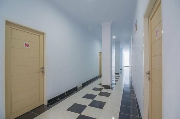 RedDoorz Syariah near Ramayana Mall Tarakan - Photo4