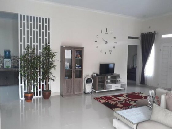 Indihiang Home Stay - Photo2