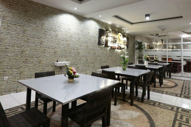 Shanrilla Hotel - Photo2