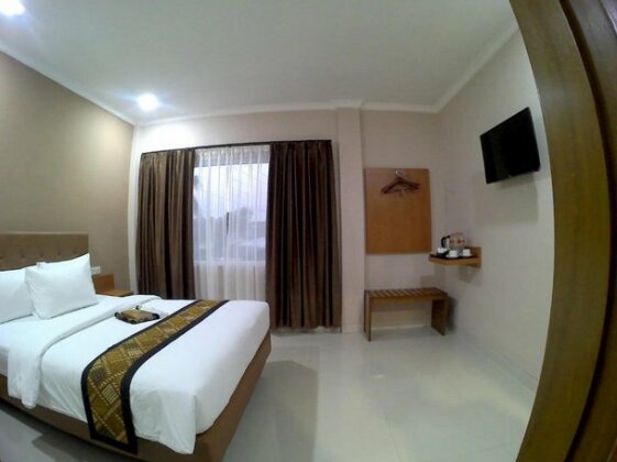 Mr J Suites Hotel Tegal - Photo2