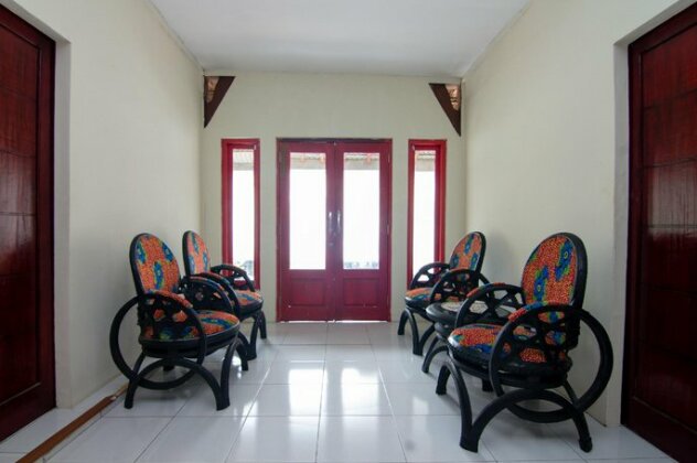OYO 2421 Joglo Guest House Syariah - Photo3