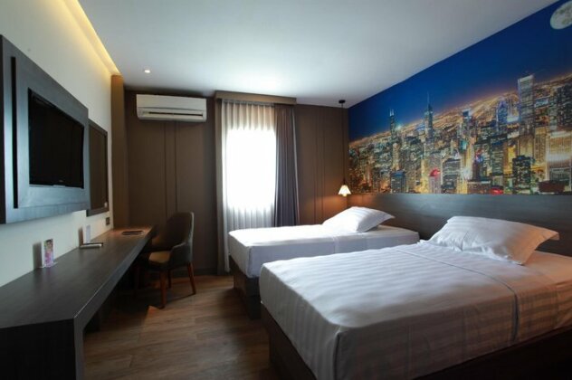 Plaza Hotel Tegal - Photo4