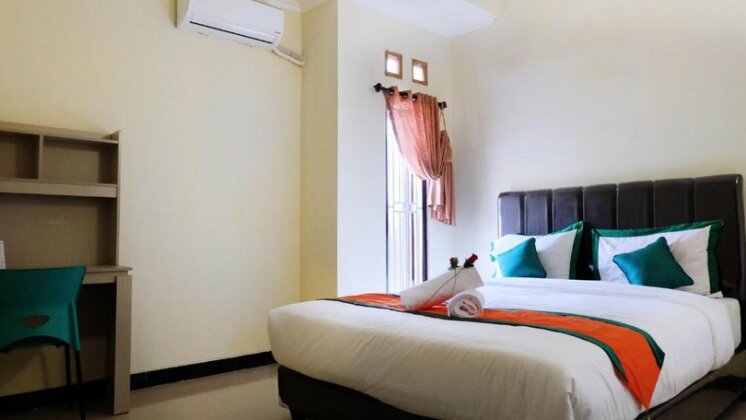 Simply Homy Guest House Tegal - Photo2