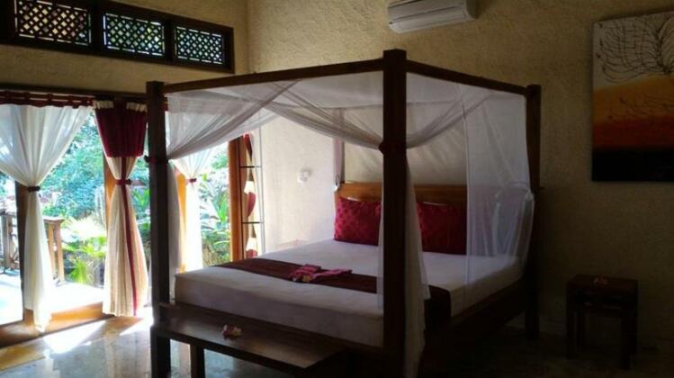 Teluk Indah Beach & Pool Villa - Photo5