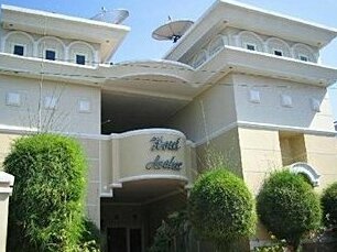 Archie Hotel