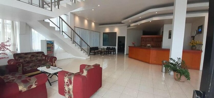 Tiara Inn - Photo2