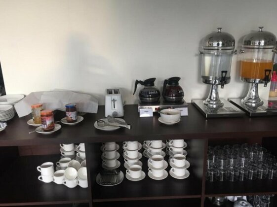 Wise Hotel Tomohon - Photo2