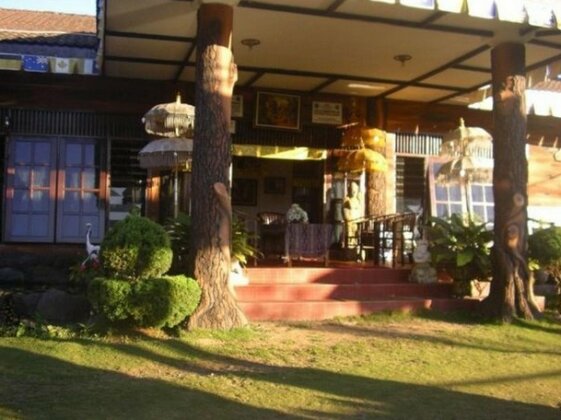 Country Hotel Trawas