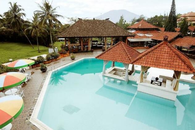 Royal Trawas Hotel & Cottages - Photo2