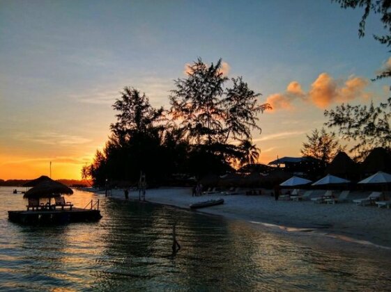 Madu Tiga Beach & Resort - Photo2