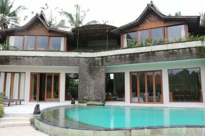 A Calm & Luxury 3 Bedrooms Villa in Ubud