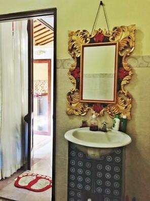 Balinese House in a Central Area of Ubud - Photo5