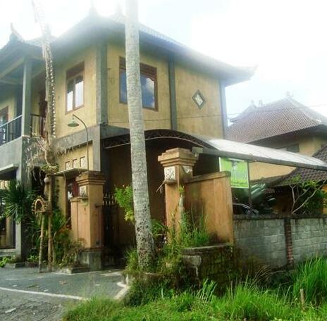 Dukuh Village Homestay & Villas