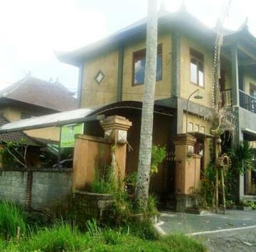 Dukuh Village Homestay & Villas