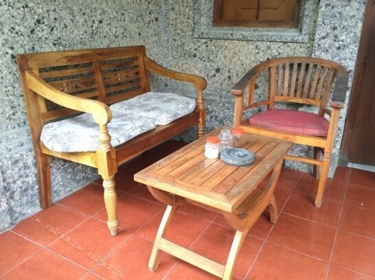 Gusti's Homestay - Photo2