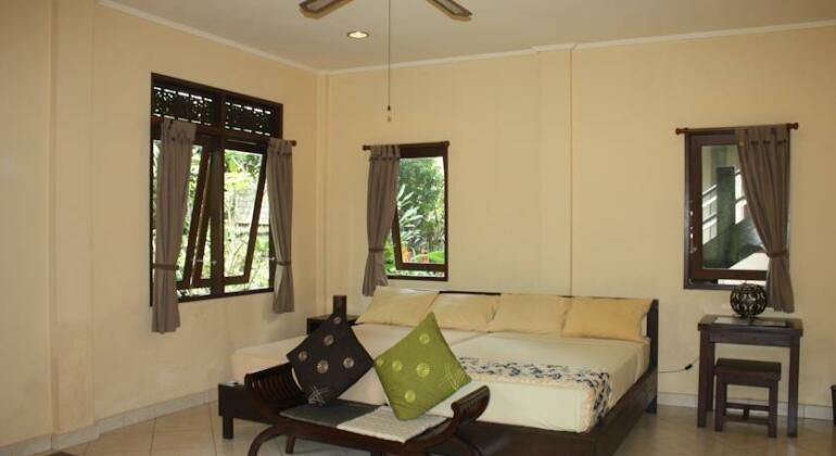 Prasanti Bed & Breakfast - Photo3