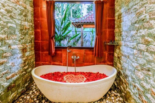 Pratiwi Ubud Villa - Photo5