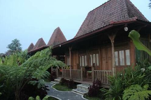 Puri Kayu Cottages - Photo2